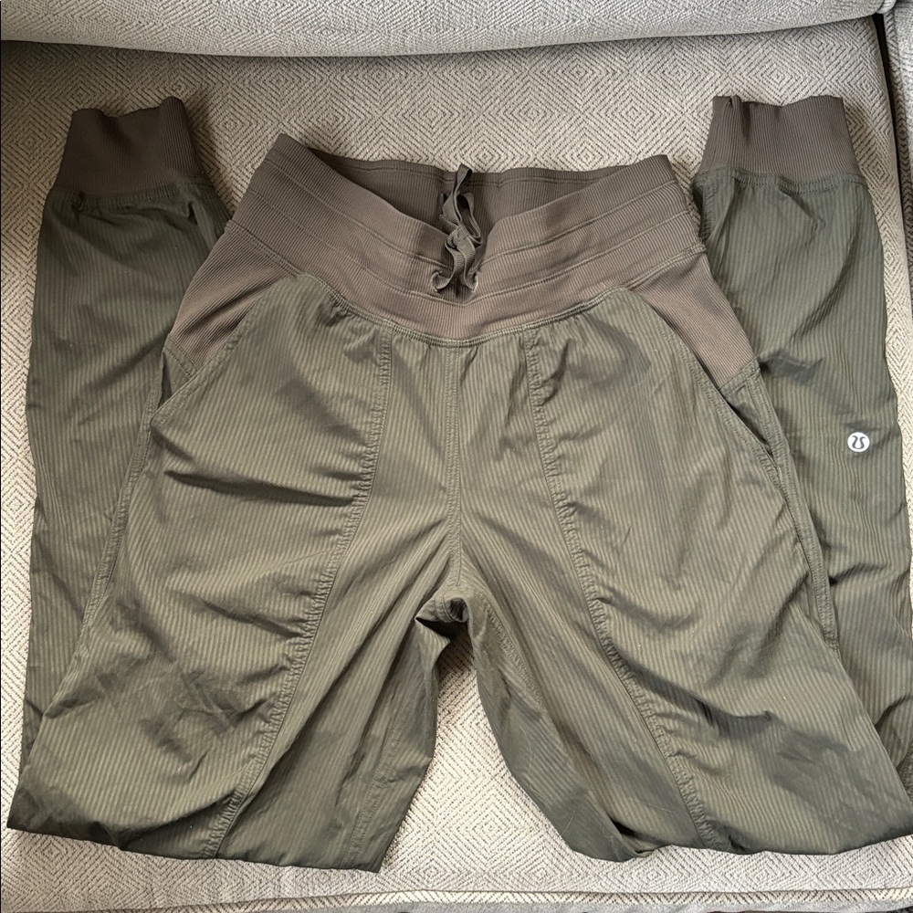 Lululemon Studio Pant Joggers Green Sz 2